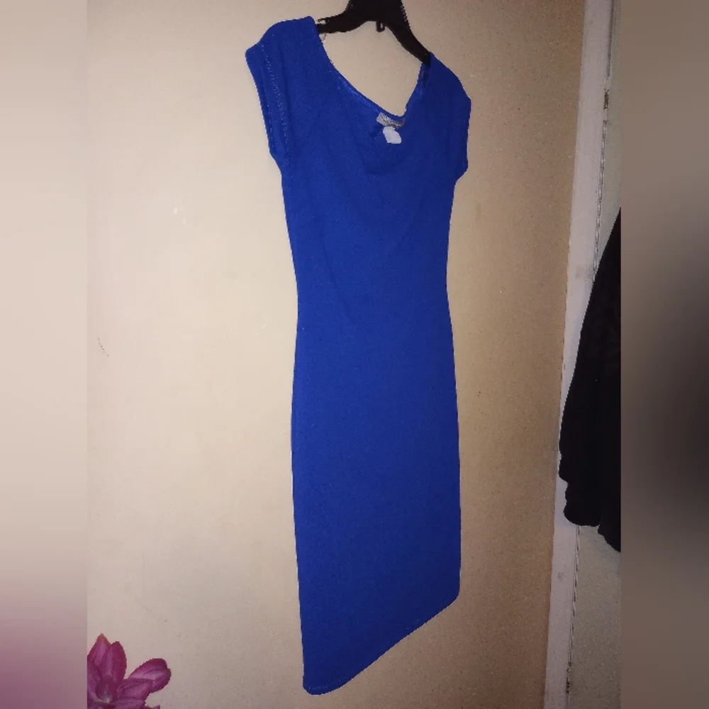 Dress - Picture 2 of 4